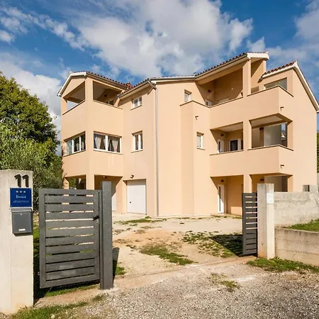 Awesome In Beloci With Kitchen Διαμέρισμα Rebici