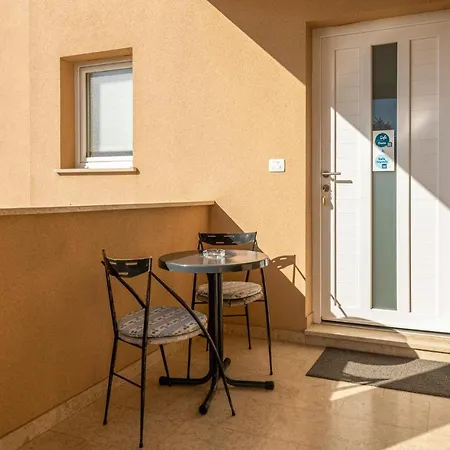 Awesome In Beloci With Kitchen Διαμέρισμα