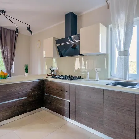 Awesome In Beloci With Kitchen *