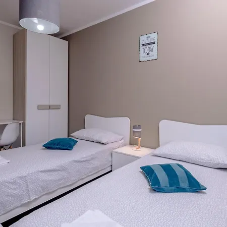 Διαμέρισμα Awesome In Beloci With Kitchen *