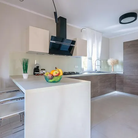 Διαμέρισμα Awesome In Beloci With Kitchen
