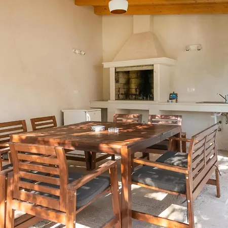 Διαμέρισμα Awesome In Beloci With Kitchen